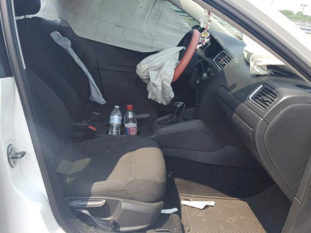 3VW2K7AJ1DM363717 - 2013 VOLKSWAGEN JETTA BASE WHITE photo 5