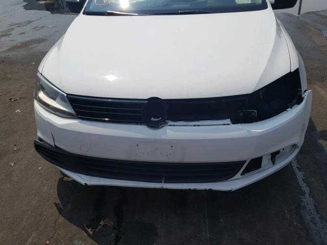 3VW2K7AJ1DM363717 - 2013 VOLKSWAGEN JETTA BASE WHITE photo 7