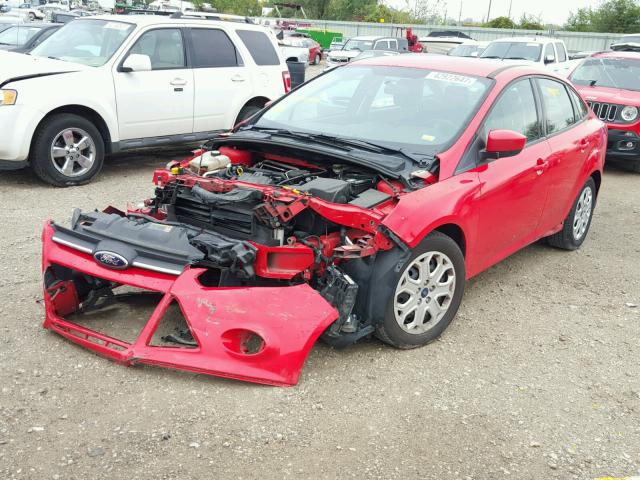 1FAHP3F22CL344026 - 2012 FORD FOCUS RED photo 2