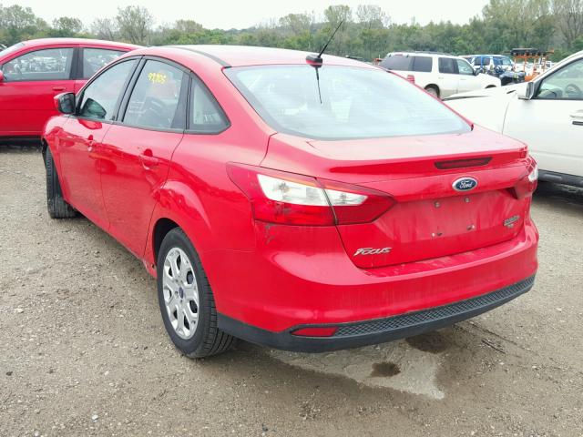 1FAHP3F22CL344026 - 2012 FORD FOCUS RED photo 3