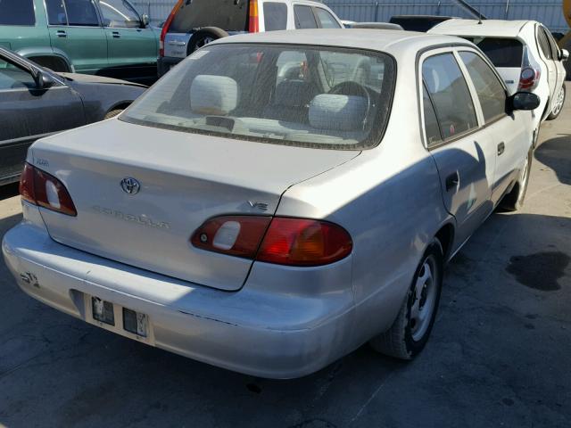 1NXBR12E5YZ320413 - 2000 TOYOTA COROLLA SILVER photo 4