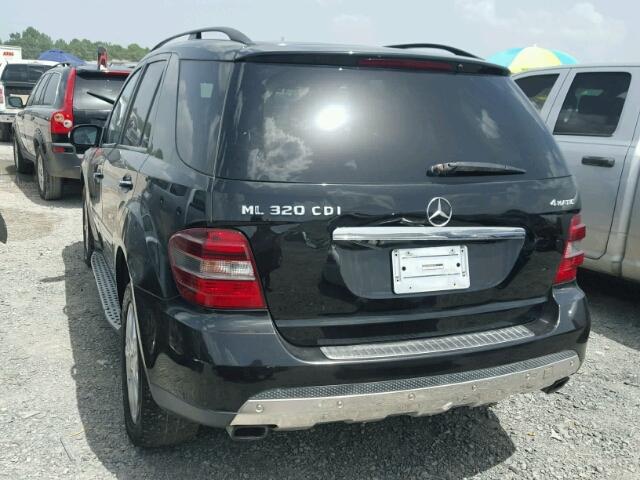 4JGBB22E88A349433 - 2008 MERCEDES-BENZ ML 320 CDI BLACK photo 3
