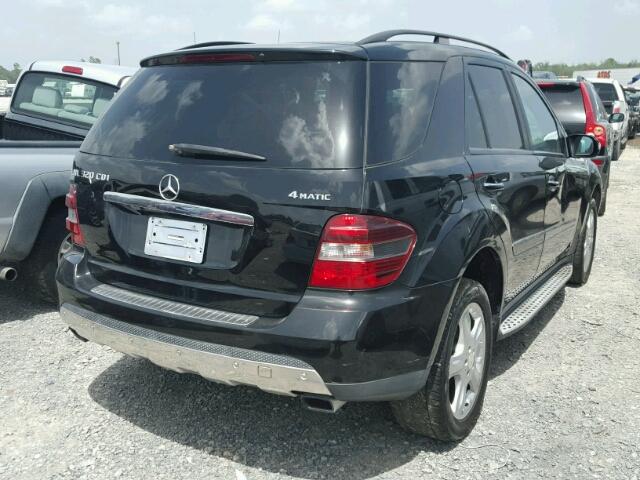 4JGBB22E88A349433 - 2008 MERCEDES-BENZ ML 320 CDI BLACK photo 4