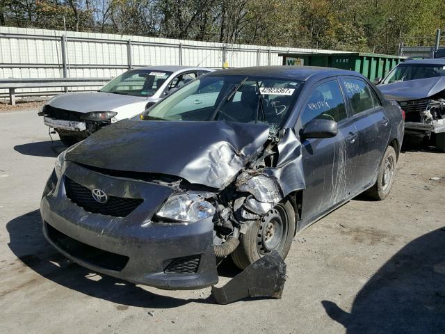 1NXBU4EE4AZ318976 - 2010 TOYOTA COROLLA BA GRAY photo 2