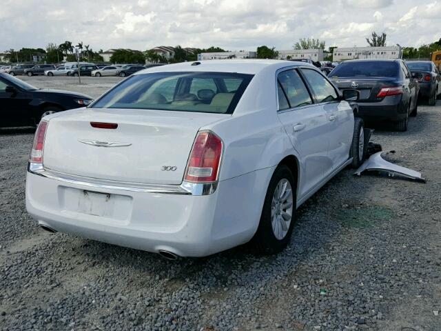 2C3CCAAG2EH127586 - 2014 CHRYSLER 300 WHITE photo 4