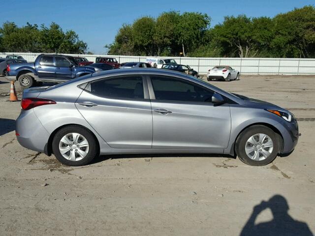 KMHDH4AE1GU478454 - 2016 HYUNDAI ELANTRA SE SILVER photo 9