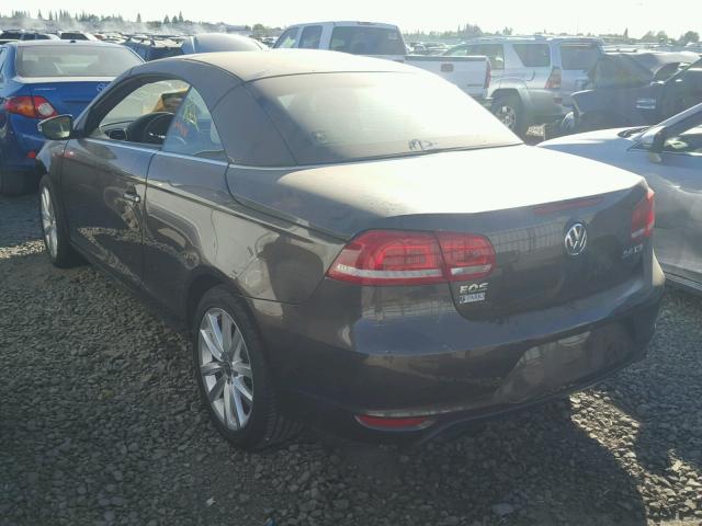 WVWBW8AH0DV000065 - 2013 VOLKSWAGEN EOS KOMFOR 棕色 照片 3