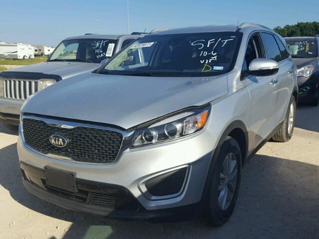 5XYPG4A56HG284381 - 2017 KIA SORENTO SILVER photo 2