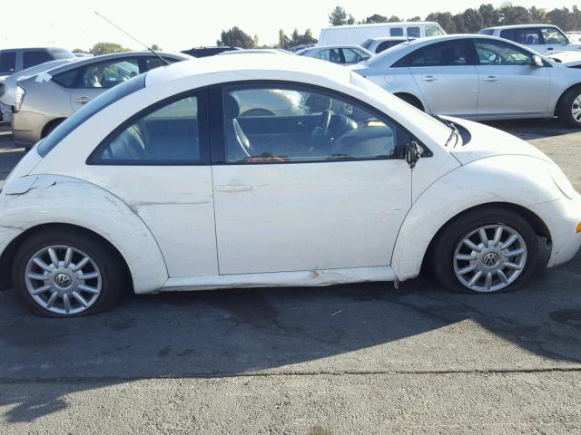 3VWBK31C95M405062 - 2005 VOLKSWAGEN NEW BEETLE WHITE photo 9