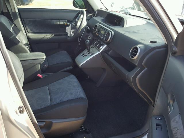 JTLZE4FE6CJ012420 - 2012 TOYOTA SCION XB Plata foto 5
