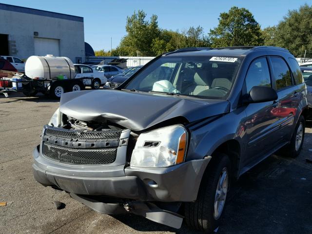 2CNDL73F456062366 - 2005 CHEVROLET EQUINOX GRAY photo 2