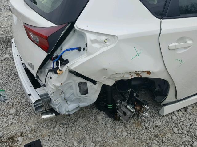 JTNKARJE8JJ564961 - 2018 TOYOTA COROLLA IM WHITE photo 9