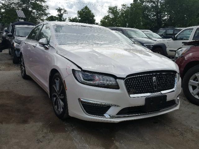 3LN6L5FC7JR610944 - 2018 LINCOLN MKZ RESERV WHITE photo 1