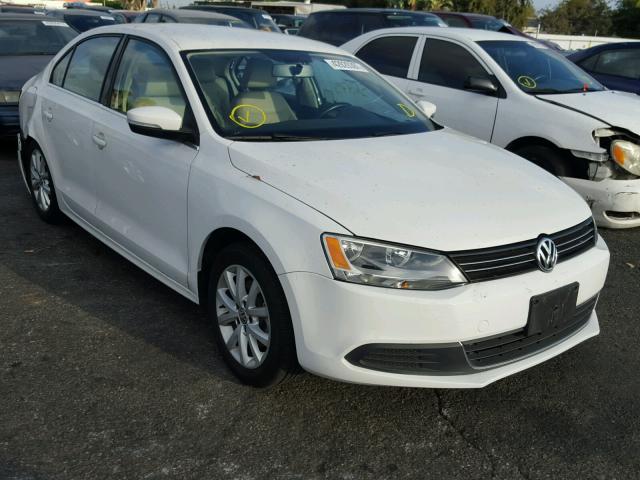 3VWDP7AJ6DM257385 - 2013 VOLKSWAGEN JETTA SE WHITE photo 1