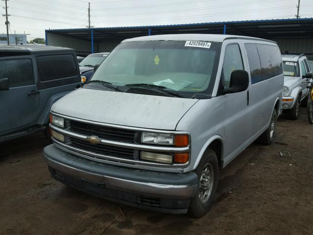 1GAGG25R9Y1195382 - 2000 CHEVROLET EXPRESS G2 SILVER photo 2