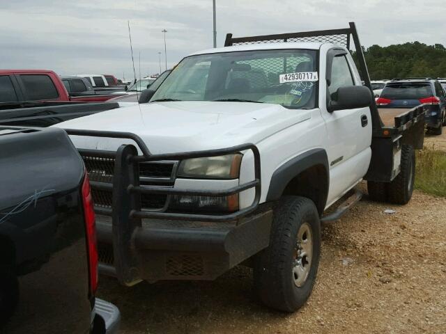 1GCHC24U37E184849 - 2007 CHEVROLET SILVERADO WHITE photo 2