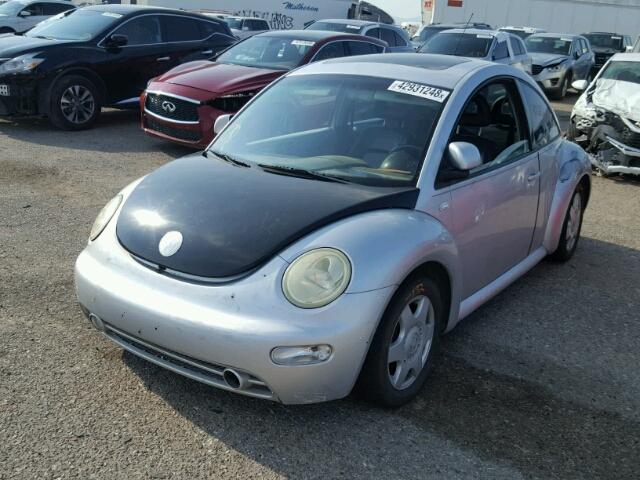 3VWCC21C7YM499524 - 2000 VOLKSWAGEN NEW BEETLE 银色 照片 2