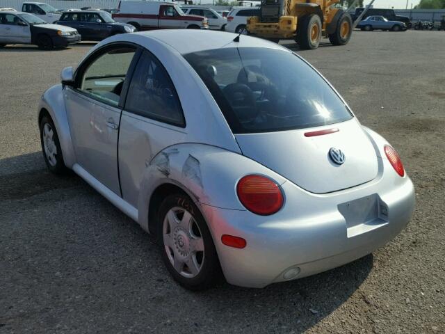 3VWCC21C7YM499524 - 2000 VOLKSWAGEN NEW BEETLE 银色 照片 3