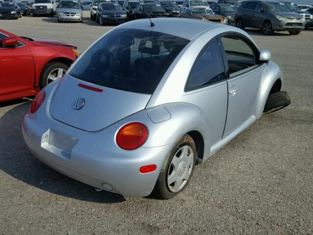 3VWCC21C7YM499524 - 2000 VOLKSWAGEN NEW BEETLE 银色 照片 4