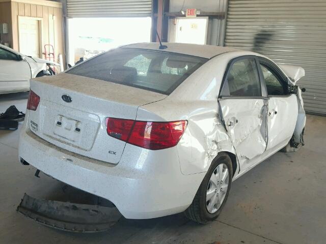 KNAFU4A26C5614870 - 2012 KIA FORTE WHITE photo 4