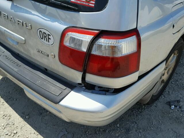 JF1SF65652H718693 - 2002 SUBARU FORESTER S 银色 照片 9