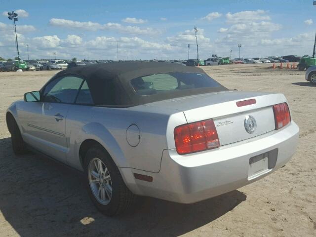 1ZVFT84N975339601 - 2007 FORD MUSTANG SILVER photo 3