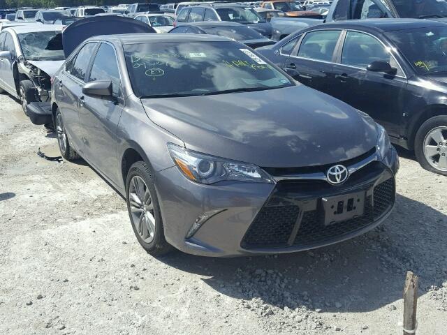 4T1BF1FKXHU405577 - 2017 TOYOTA CAMRY LE 灰色 照片 1