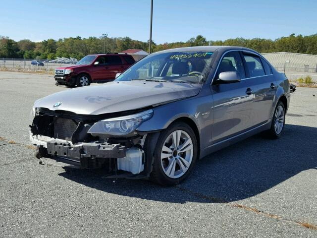 WBANV13579C154086 - 2009 BMW 528 XI GRAY photo 2