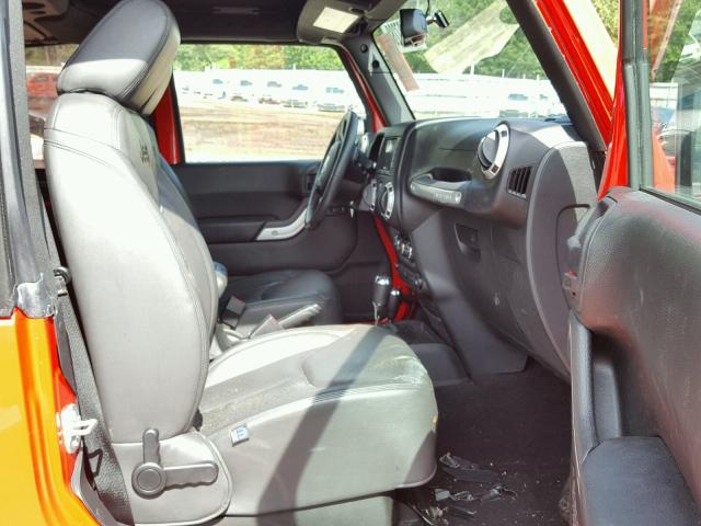 1C4AJWBG1HL680564 - 2017 JEEP WRANGLER S 红色 照片 5