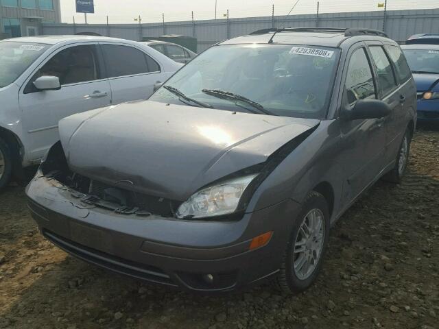 1FAFP36N95W118214 - 2005 FORD FOCUS ZXW GRAY photo 2