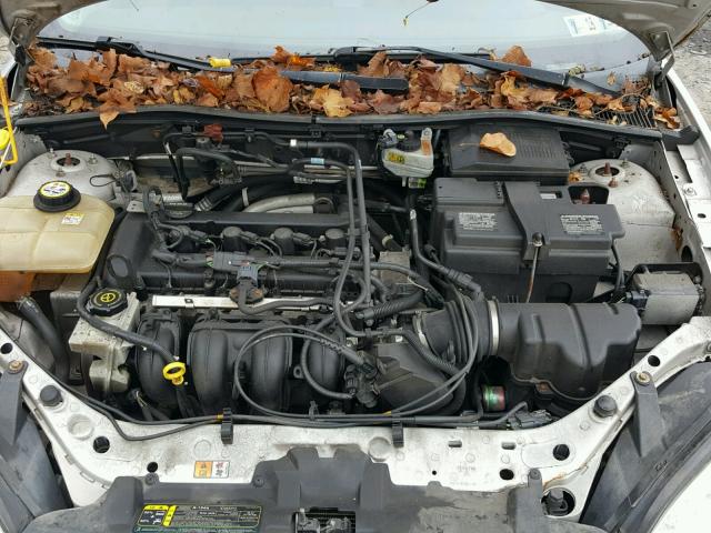 1FAFP34N46W229631 - 2006 FORD FOCUS ZX4 SILVER photo 7