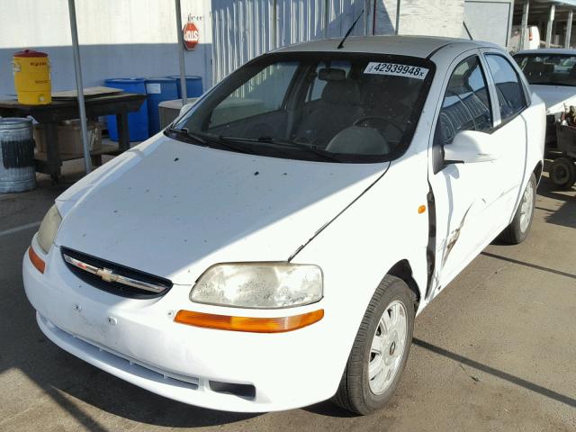 KL1TD526X4B241548 - 2004 CHEVROLET AVEO WHITE photo 2