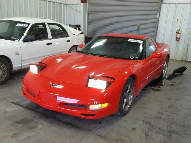 1G1YY22G225129082 - 2002 CHEVROLET CORVETTE RED photo 2