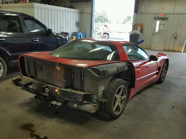 1G1YY22G225129082 - 2002 CHEVROLET CORVETTE RED photo 4