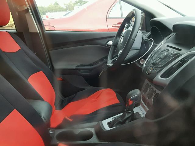 1FADP3K26DL301296 - 2013 FORD FOCUS RED photo 5