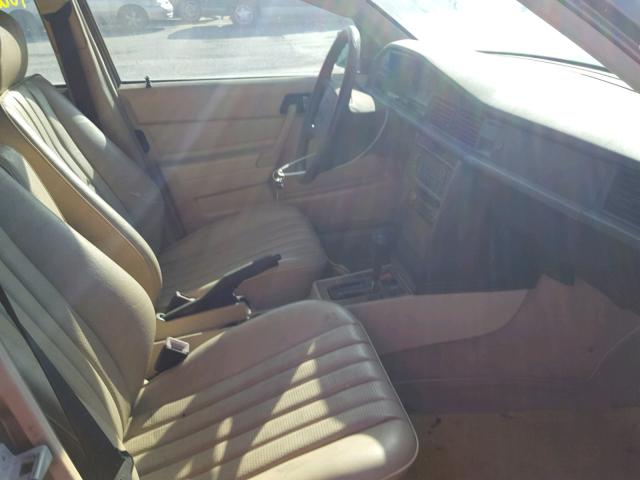 WDBDA29D7KF628524 - 1989 MERCEDES-BENZ 190 E 2.6 TAN photo 5