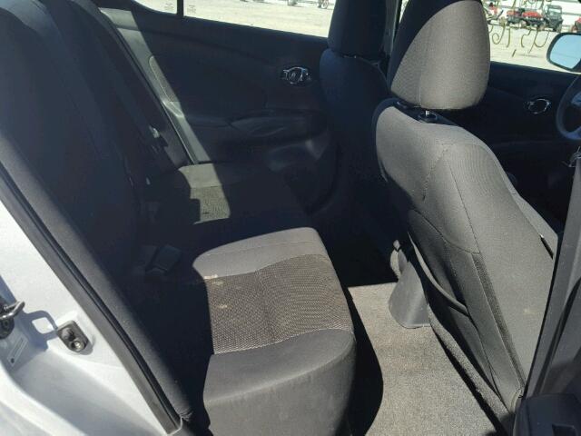 3N1CN7AP9DL893445 - 2013 NISSAN VERSA S 银色 照片 6