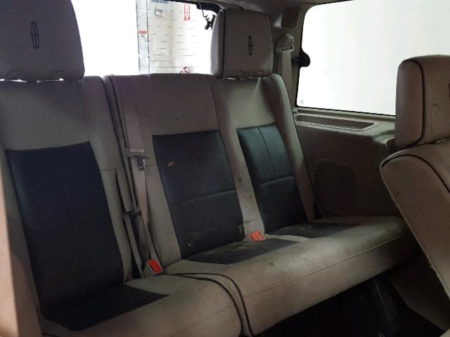 5LMFU27588LJ08106 - 2008 LINCOLN NAVIGATOR 红色 照片 9