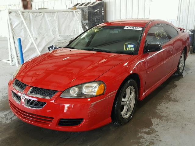 4B3AG42G04E134162 - 2004 DODGE STRATUS SX RED photo 2