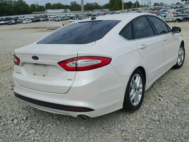 3FA6P0H79GR351903 - 2016 FORD FUSION SE WHITE photo 4