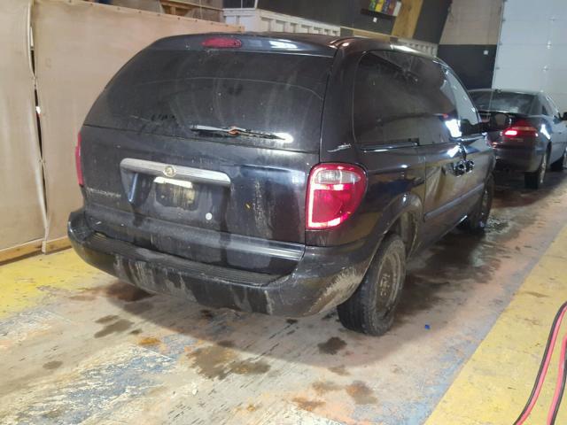 1C4GP45RX5B387385 - 2005 CHRYSLER TOWN & COU BLACK photo 4