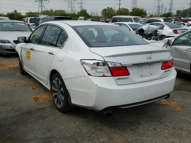 1HGCR2F5XFA266597 - 2015 HONDA ACCORD SPO WHITE photo 3