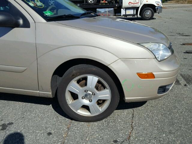 1FAHP34N87W273660 - 2007 FORD FOCUS ZX4 BEIGE photo 10