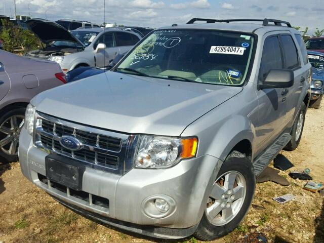 1FMCU03749KA51590 - 2009 FORD ESCAPE XLT SILVER photo 2