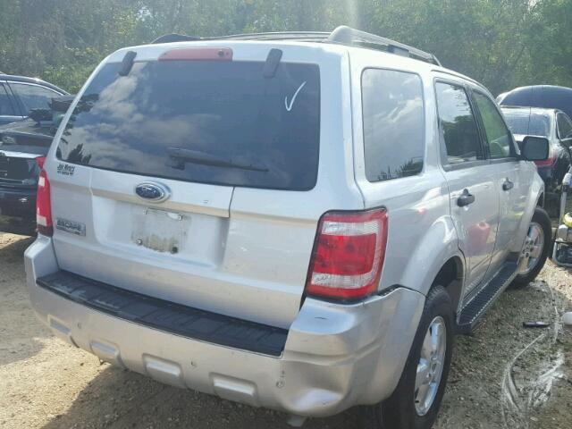 1FMCU03749KA51590 - 2009 FORD ESCAPE XLT SILVER photo 4