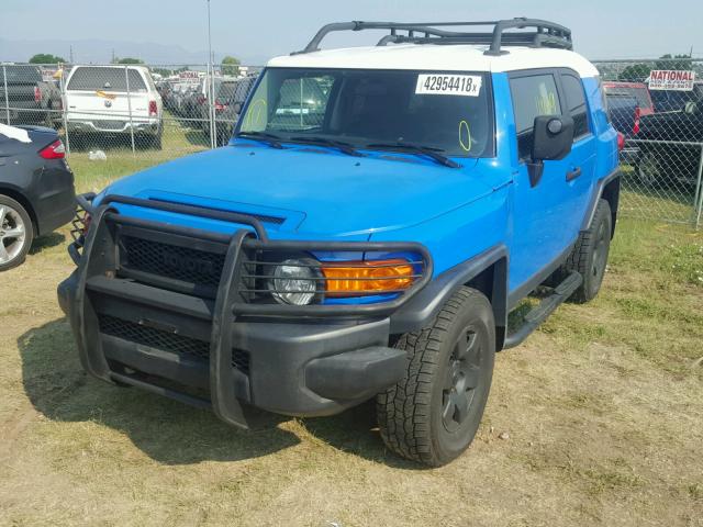 JTEBU11FX70052280 - 2007 TOYOTA FJ CRUISER BLUE photo 2