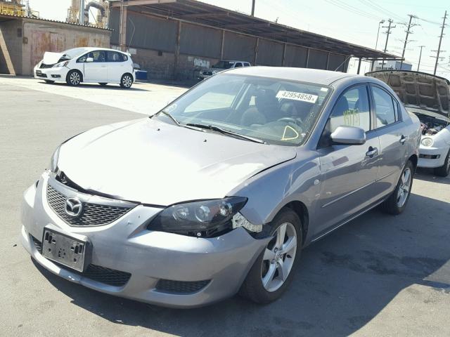 JM1BK12G061474262 - 2006 MAZDA 3 I GRAY photo 2