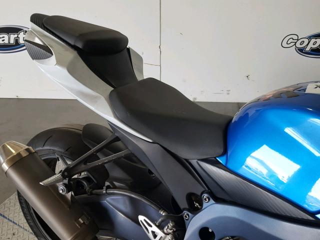 JS1GR7MA2B2102661 - 2011 SUZUKI GSX750 BLUE photo 6