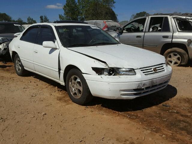 4T1BG22K8WU379583 - 1998 TOYOTA CAMRY CE WHITE photo 1