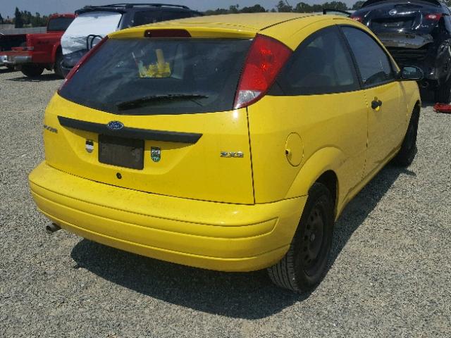 3FAFP31N95R110950 - 2005 FORD FOCUS ZX3 YELLOW photo 4